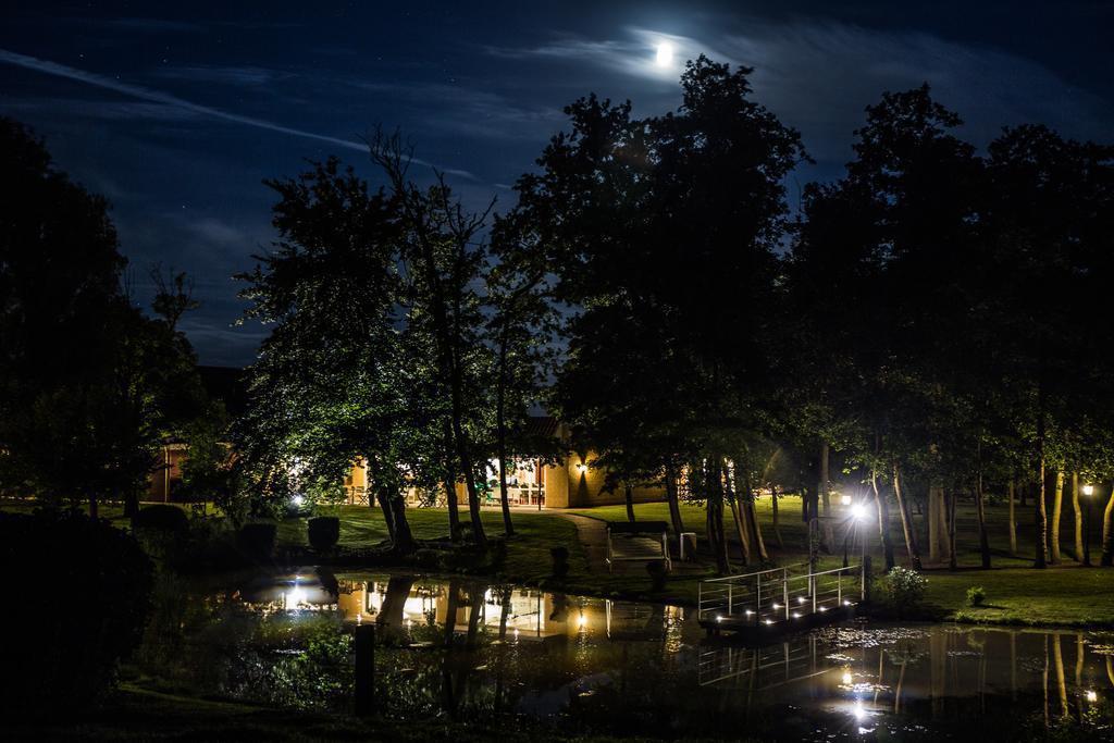 Fjelsted Skov Hotel & Konference Ejby  Экстерьер фото